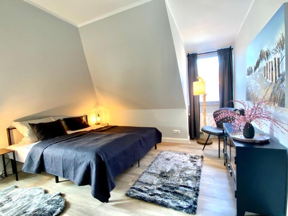 Schoene Ferienwohnungen Teilweise Mit Dachterrasse Im Herzen Von Itzehoe Exterior photo