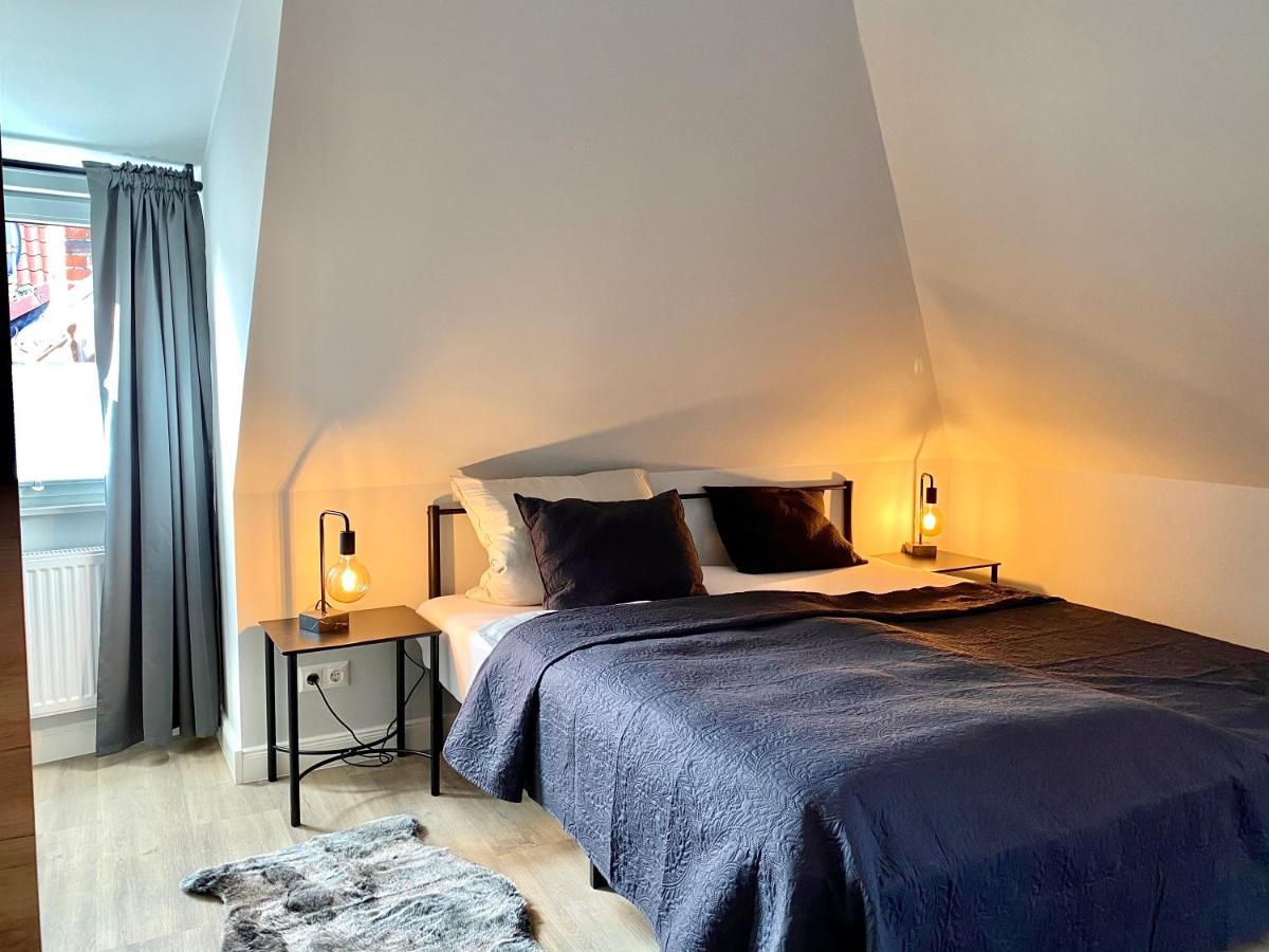 Schoene Ferienwohnungen Teilweise Mit Dachterrasse Im Herzen Von Itzehoe Exterior photo