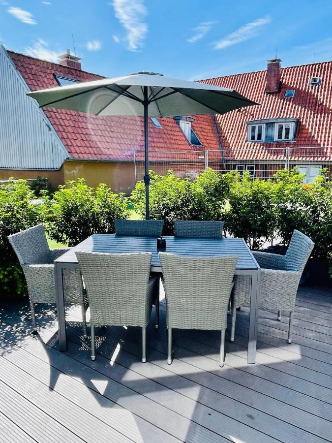 Schoene Ferienwohnungen Teilweise Mit Dachterrasse Im Herzen Von Itzehoe Exterior photo